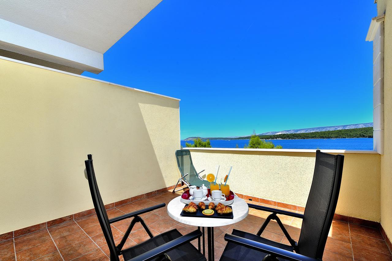 Hotel Antica-Seafront Hotel With Comfortable Rooms And Pool Stari Grad  Exterior photo